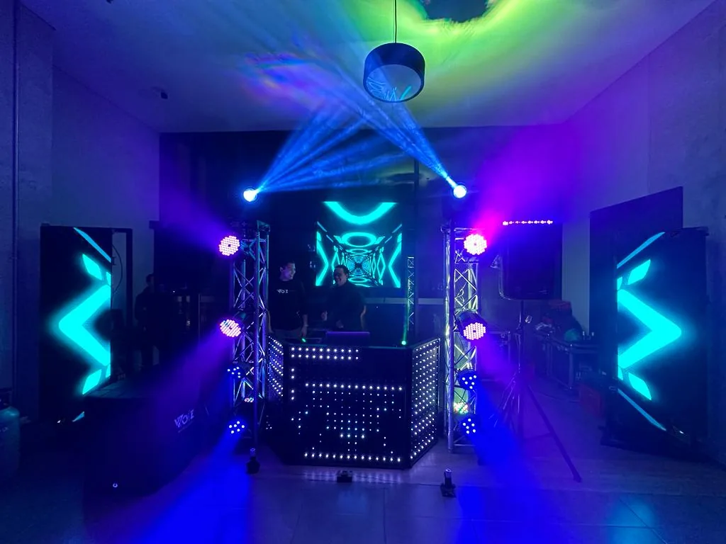 Escenario y sistemas de audio para eventos de Activa 360 Group
