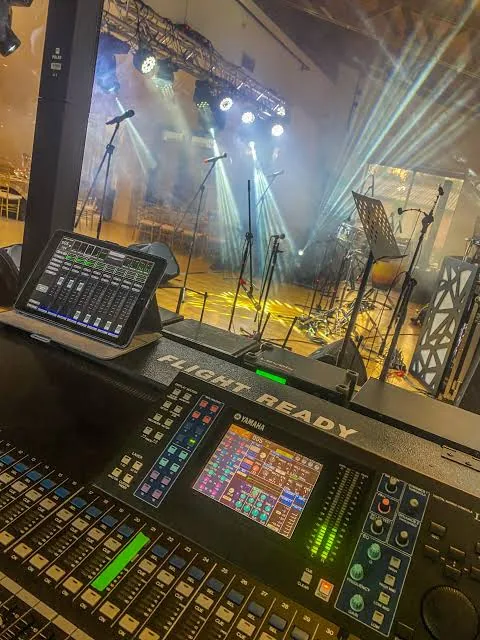 Operación técnica de audio para eventos de Activa 360 Group